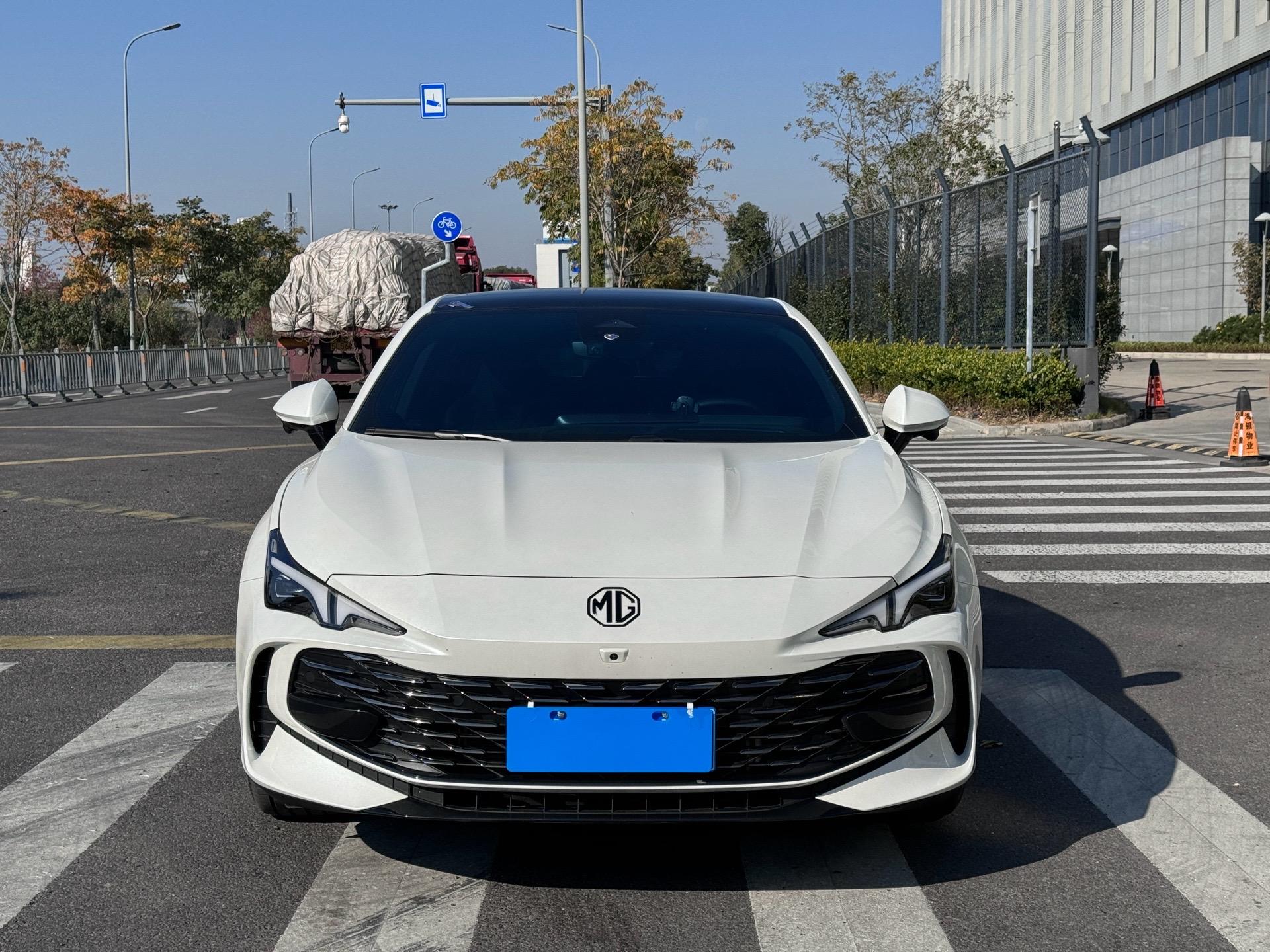 溜背轿车型