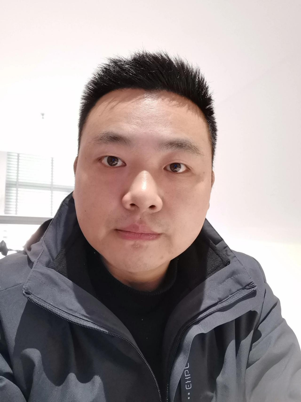 这可能是底层社会的真实面貌,在这个世界唯一能做的是笑看风云坐观