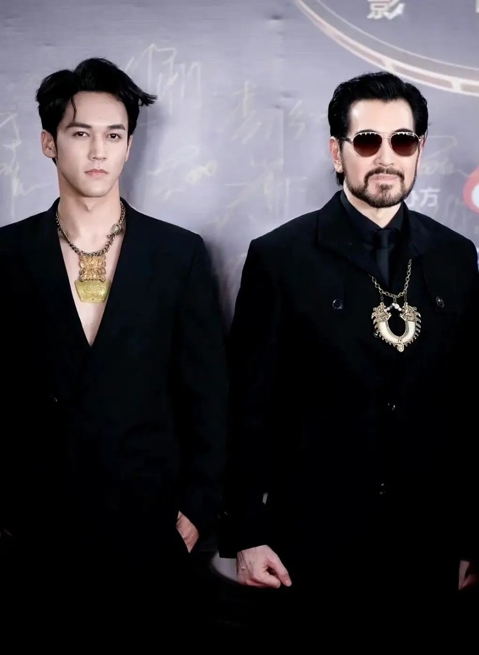 陈牧驰是不是谎报身高了,他官方身高186,费翔官方身高191.