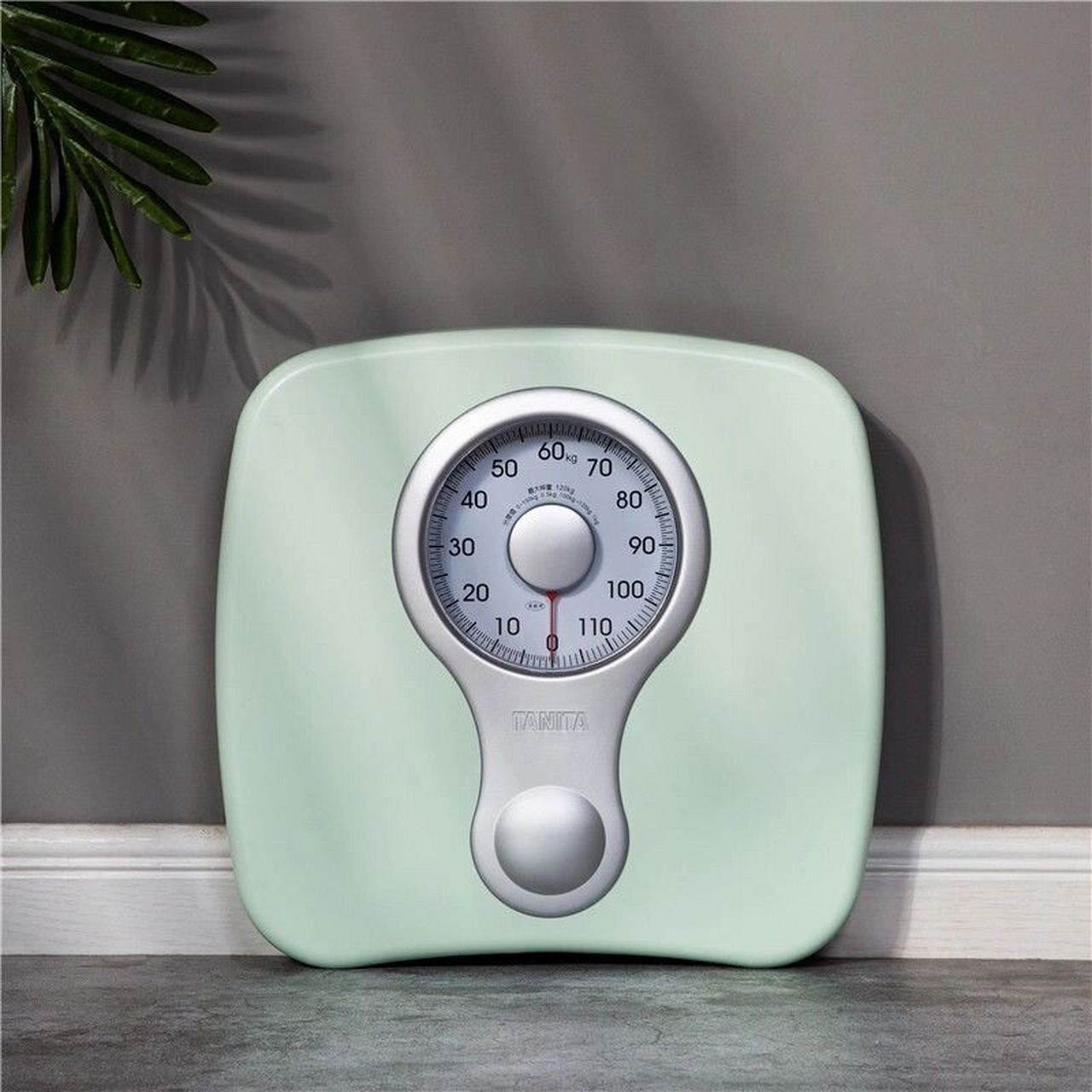 日本百利达机械体重秤 最开始用的钢化玻璃的体重秤,需要换电池;之后