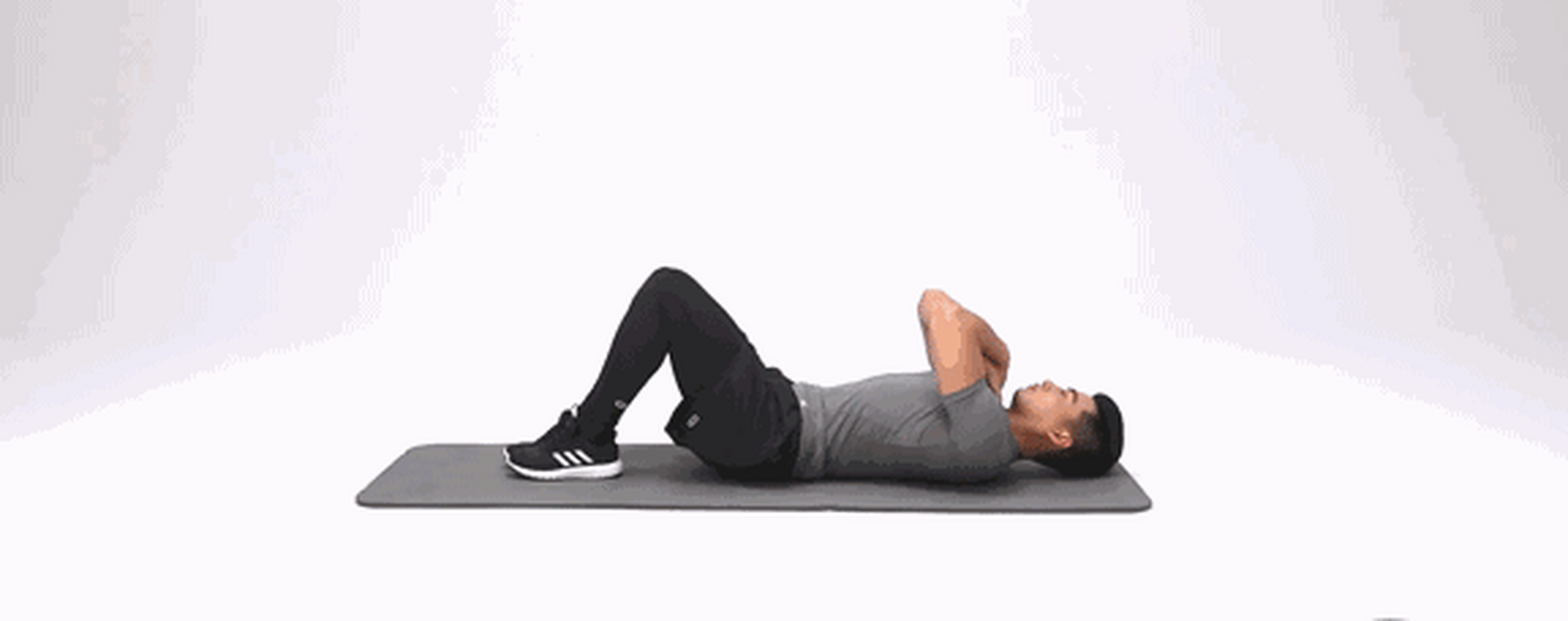 一些人做仰卧起坐时,不仅效果不明显,而且还会腰酸,这可能是姿势错了