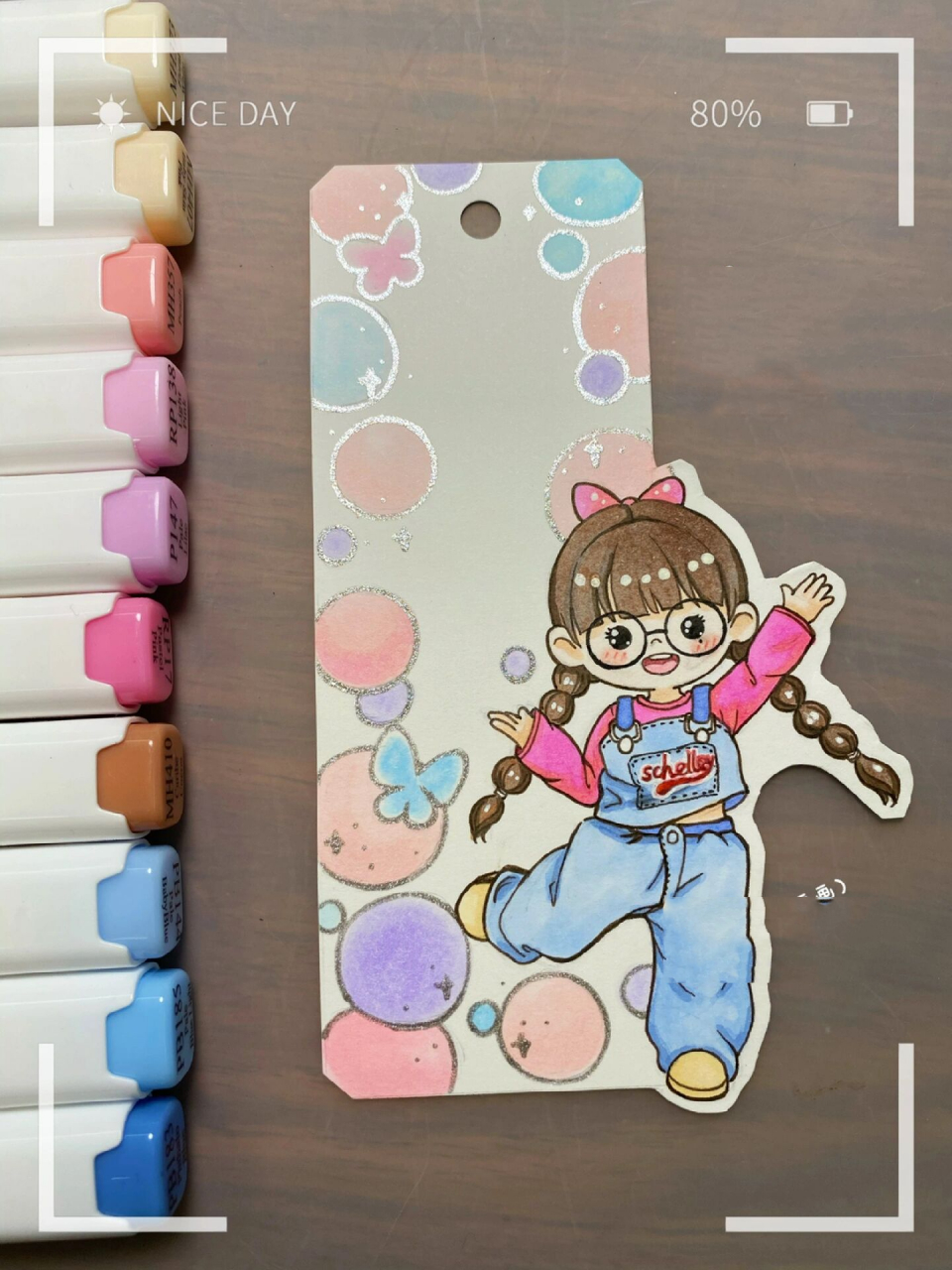 眼馋啊所以画了一张同款书签哈. 看书的动力又增加了.