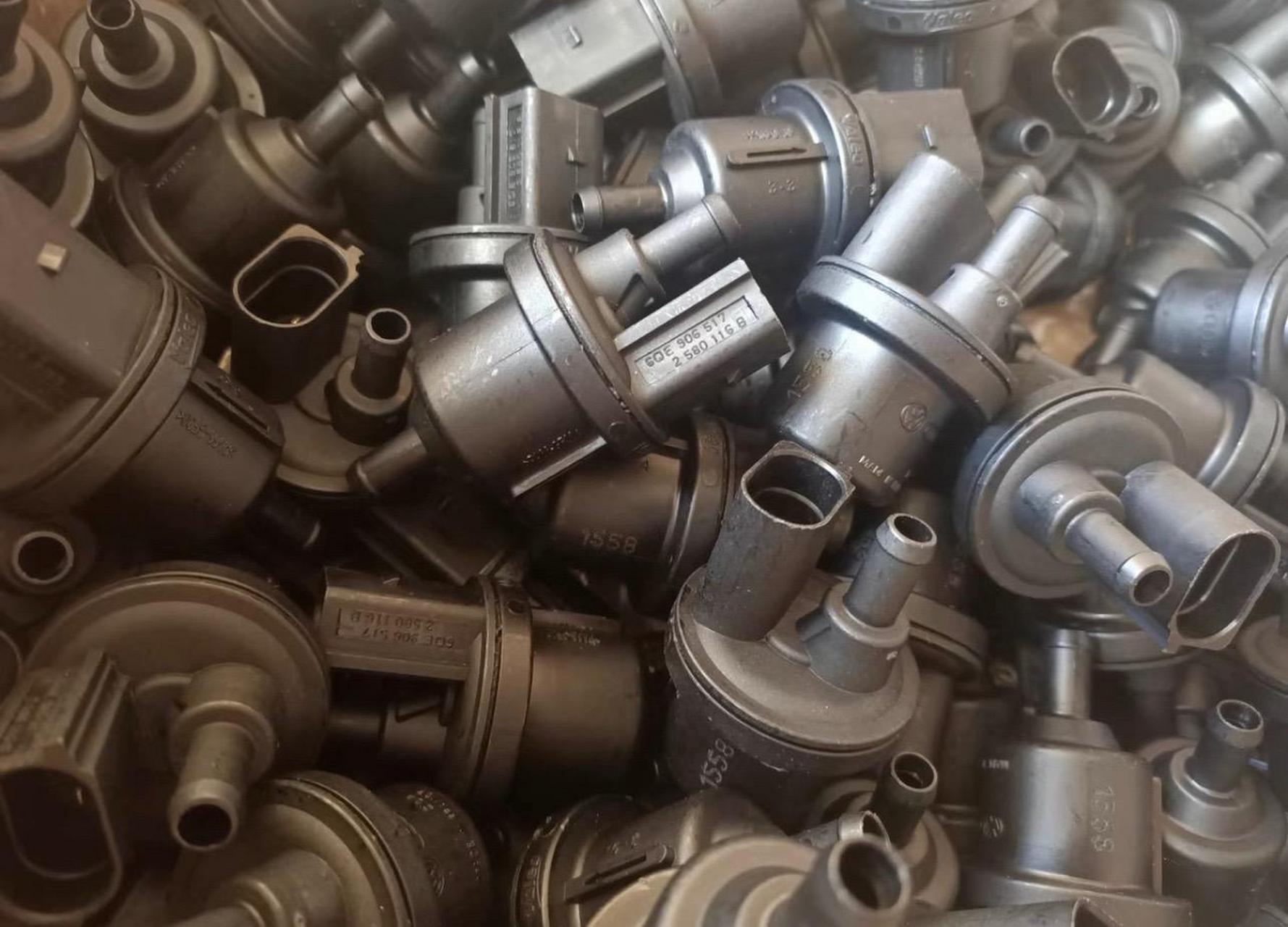 看看 大众新捷达/新桑塔纳原厂活性碳罐电磁阀