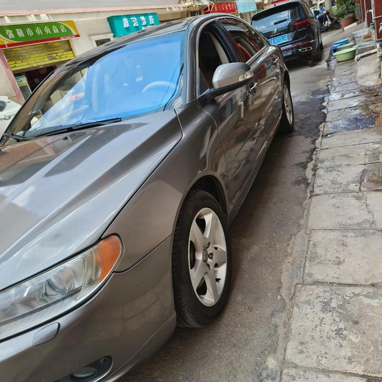 2010年3月,沃尔沃s80,5缸2.