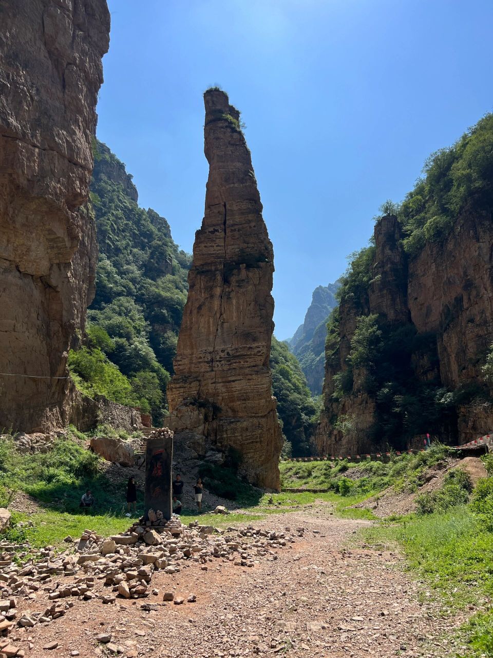 蔚县～飞狐峪～空中草原 飞狐峪:大自然鬼斧神工,山体笔直陡峭秀丽,在