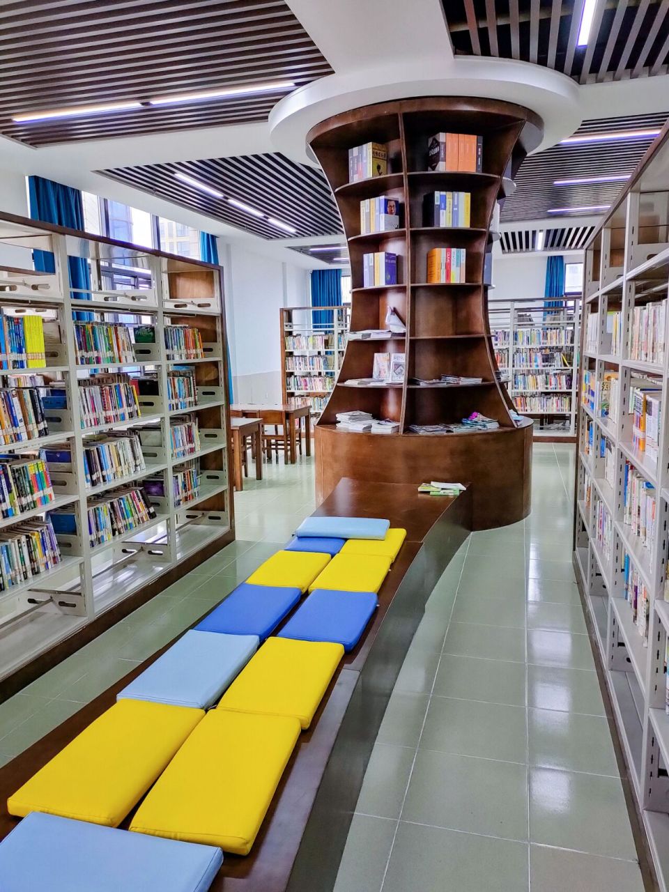 仙桃图书馆通关秘籍 我能进去泡一天 每座城市 都至少有一个图书馆