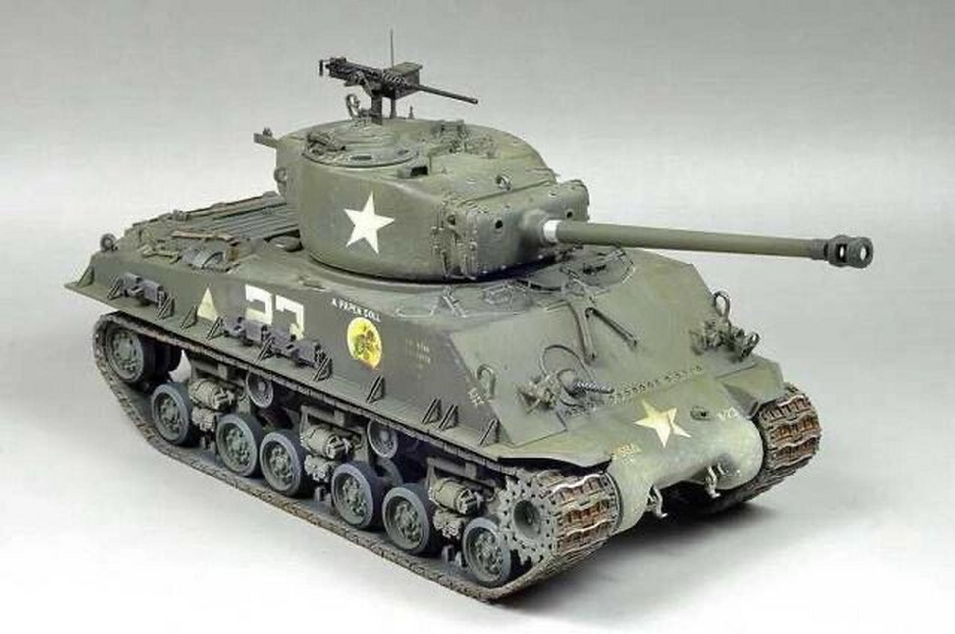 谢尔曼坦克   谢尔曼·萤火虫式坦克 谢尔曼·萤火虫式坦克是一款坦克