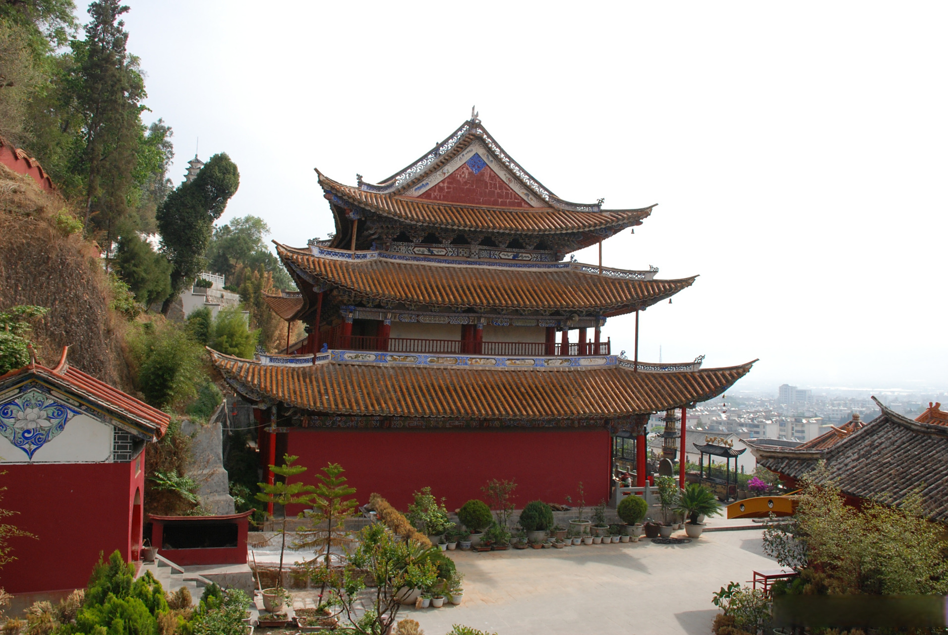 太保山玉皇阁古建筑群位于云南省保山市隆阳区九隆街道办事处仁寿门