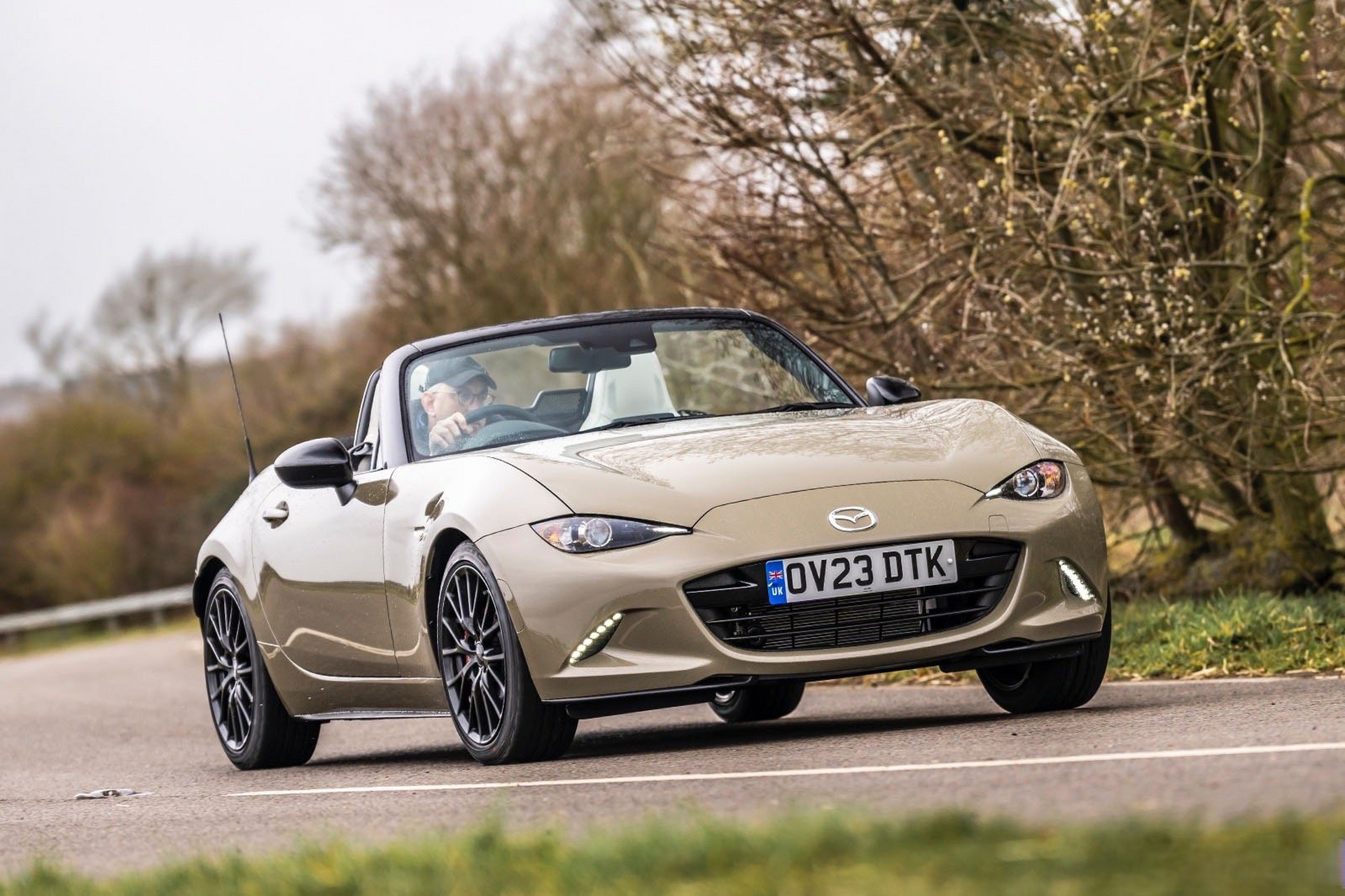 早[爱你]  你心目中最喜欢的敞篷小跑车是哪一款?