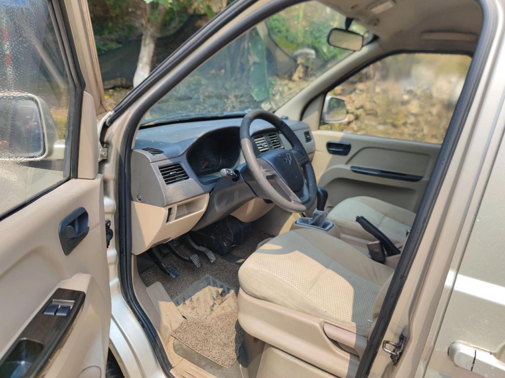 大屏导航 倒车影像,年检刚检,价格便宜二手车 二手五菱荣光s