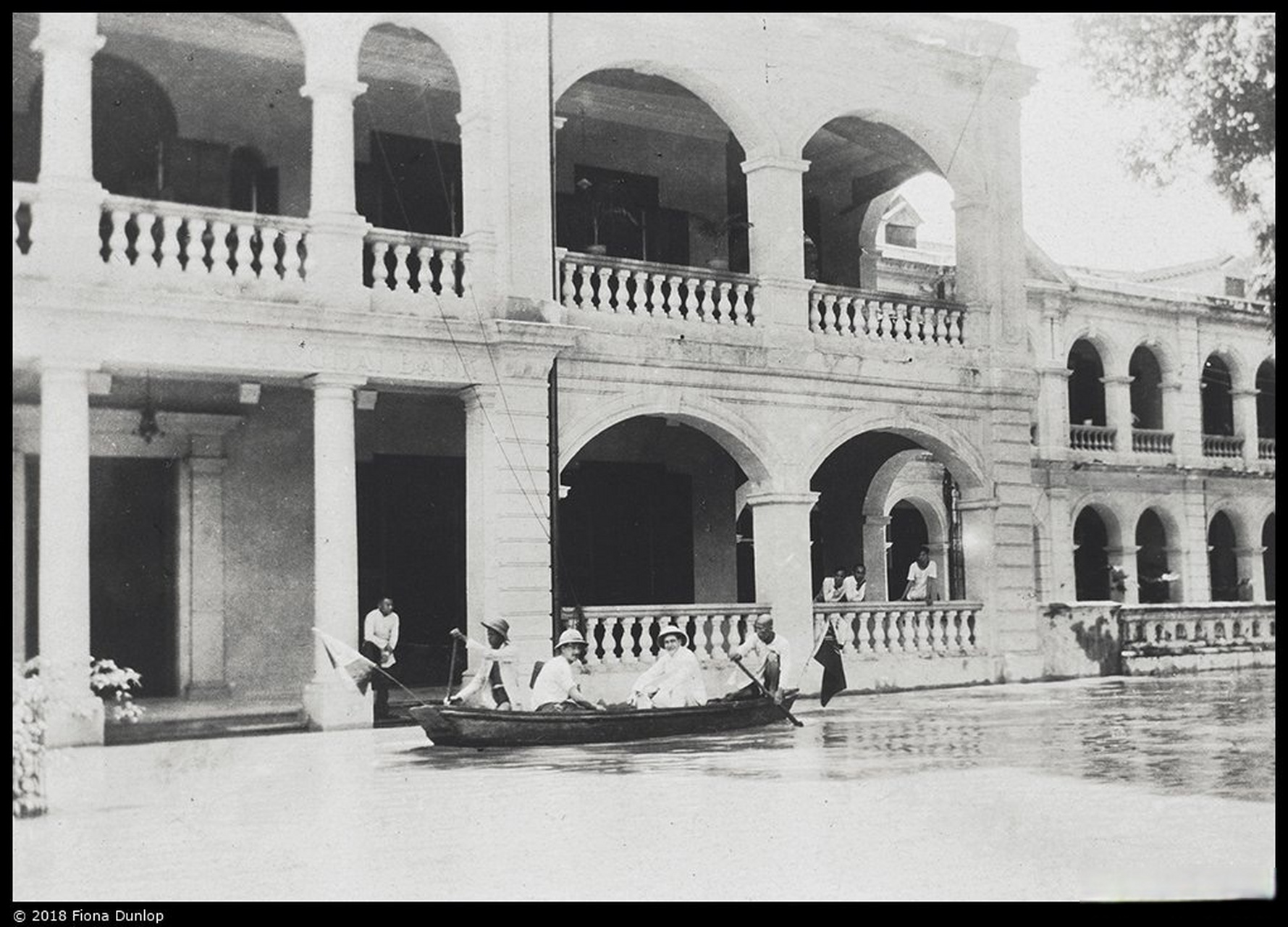 广州沙面的香港上海汇丰银行 1915年7月17日,广州洪水