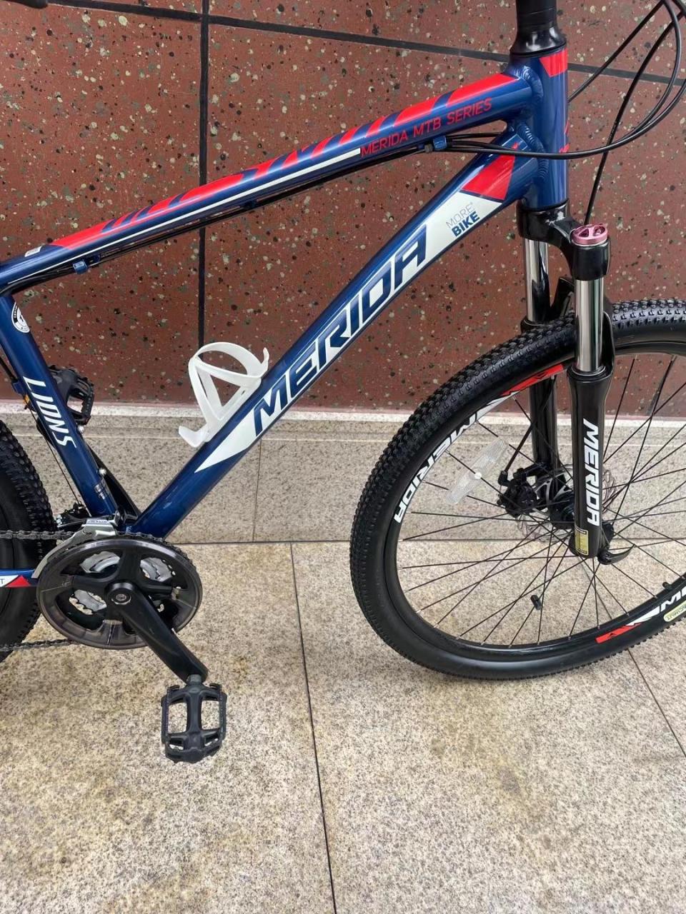 美利达雄狮730,27速碟刹,可锁死前叉,17车架,27.5轮组,成色很新