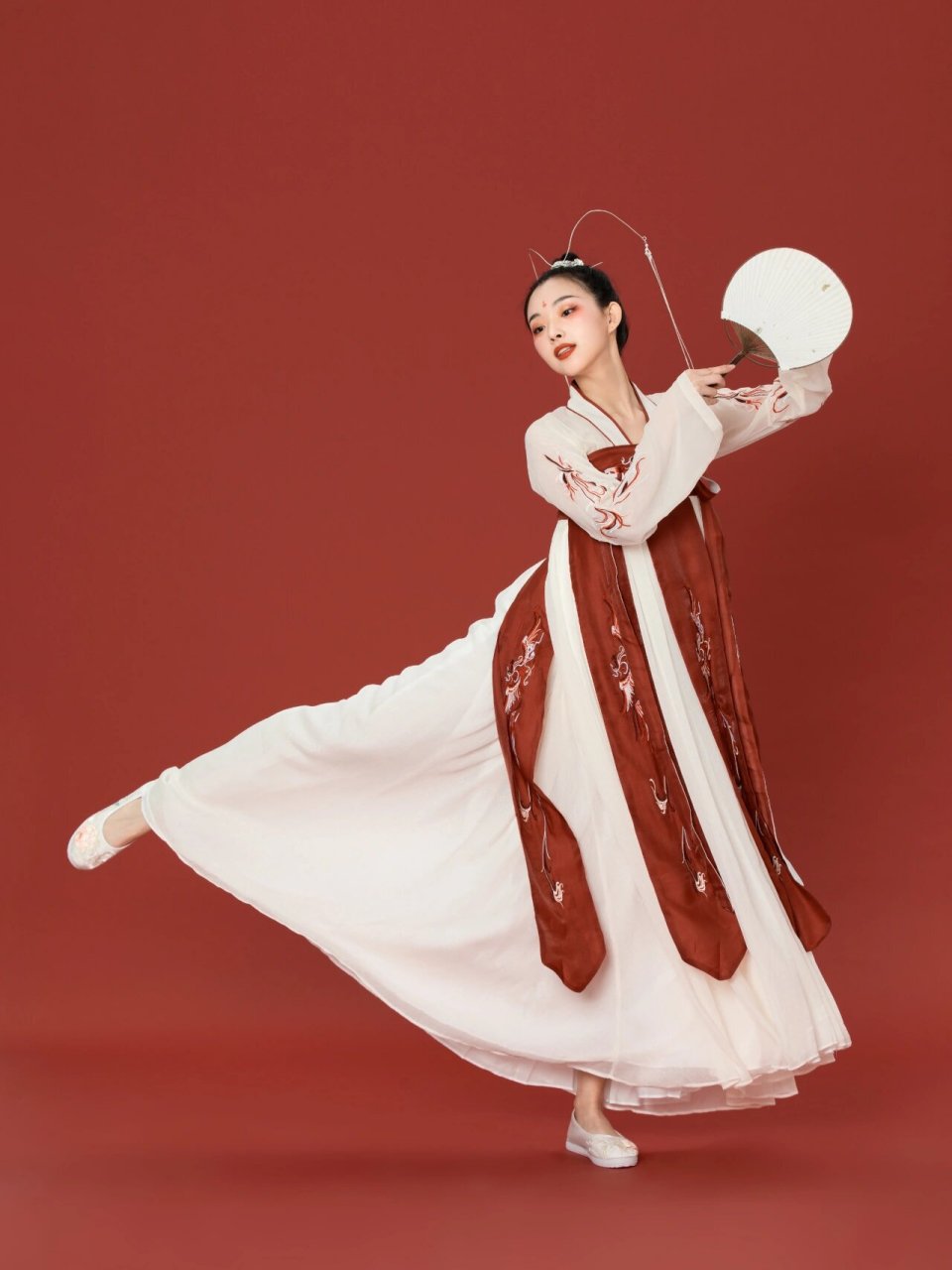 78汉服女生舞蹈 7315今日人体素材: 衣袂翩翩的古装舞蹈小姐姐