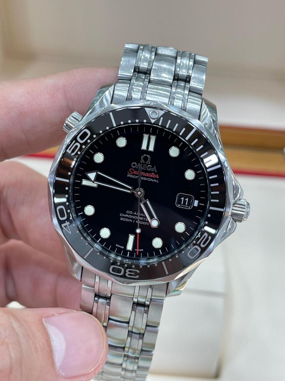 欧米茄二代黑钢海马300 自动机械 表径41mm 公价32400 17年国行全套带