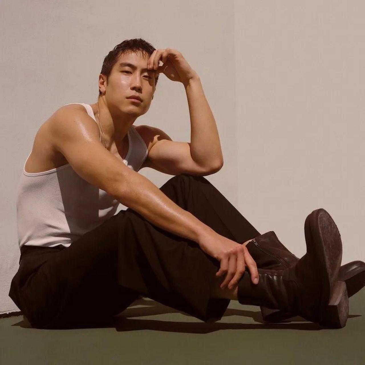 美国韩裔男演员 christopher young kim 将在 sza 的最新mv《snooze》