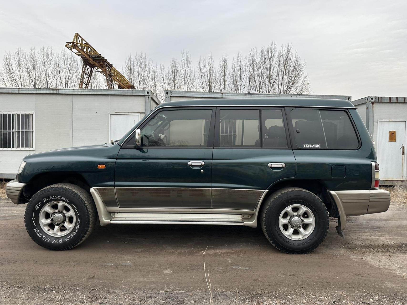 极品全进口三菱帕杰罗v33,极品车况,自动挡, 发变巅峰,原装度高,内饰