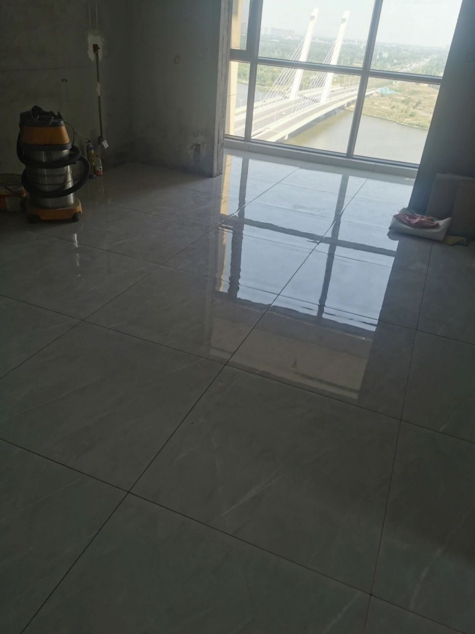 我买的大将军80x80通体大理石,铺完发现有水波纹,是不是瓷砖质量有