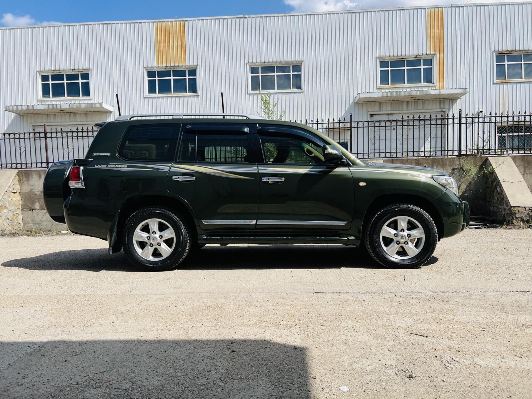 2011年中东60周年纪念酷路泽570 极品 原漆 接受预定手续齐全随时可以