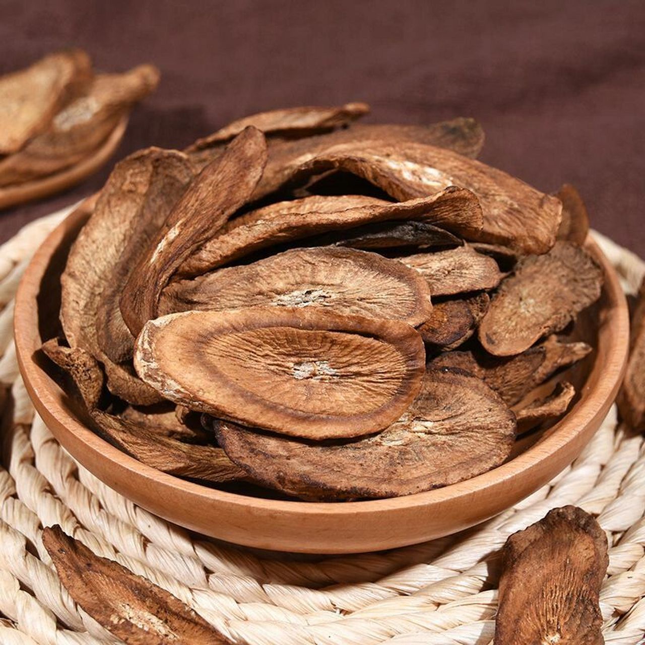 牛蒡又名大力子,黑萝卜,万把钩,东洋人参,牛菜,为菊科二年生草本植物