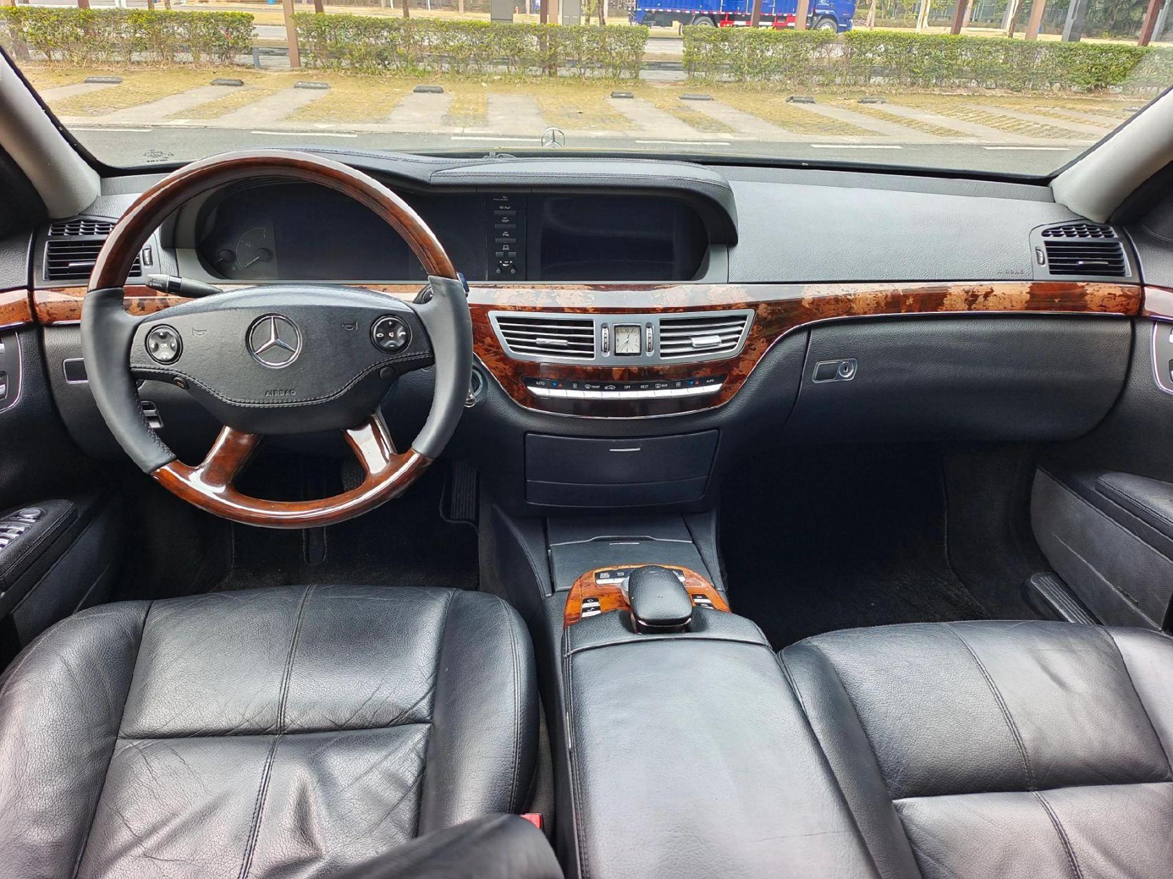 2008年6月外商自带车美版w221奔驰s500l,哈曼卡顿高级音响,倒车映像!