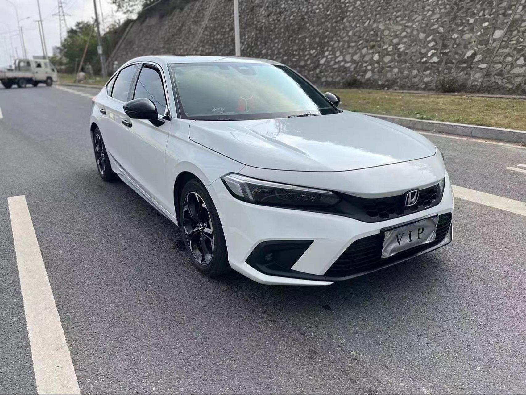 本田思域1.5t自动极锐版,新车指导价15.39万,本地一手车,1.