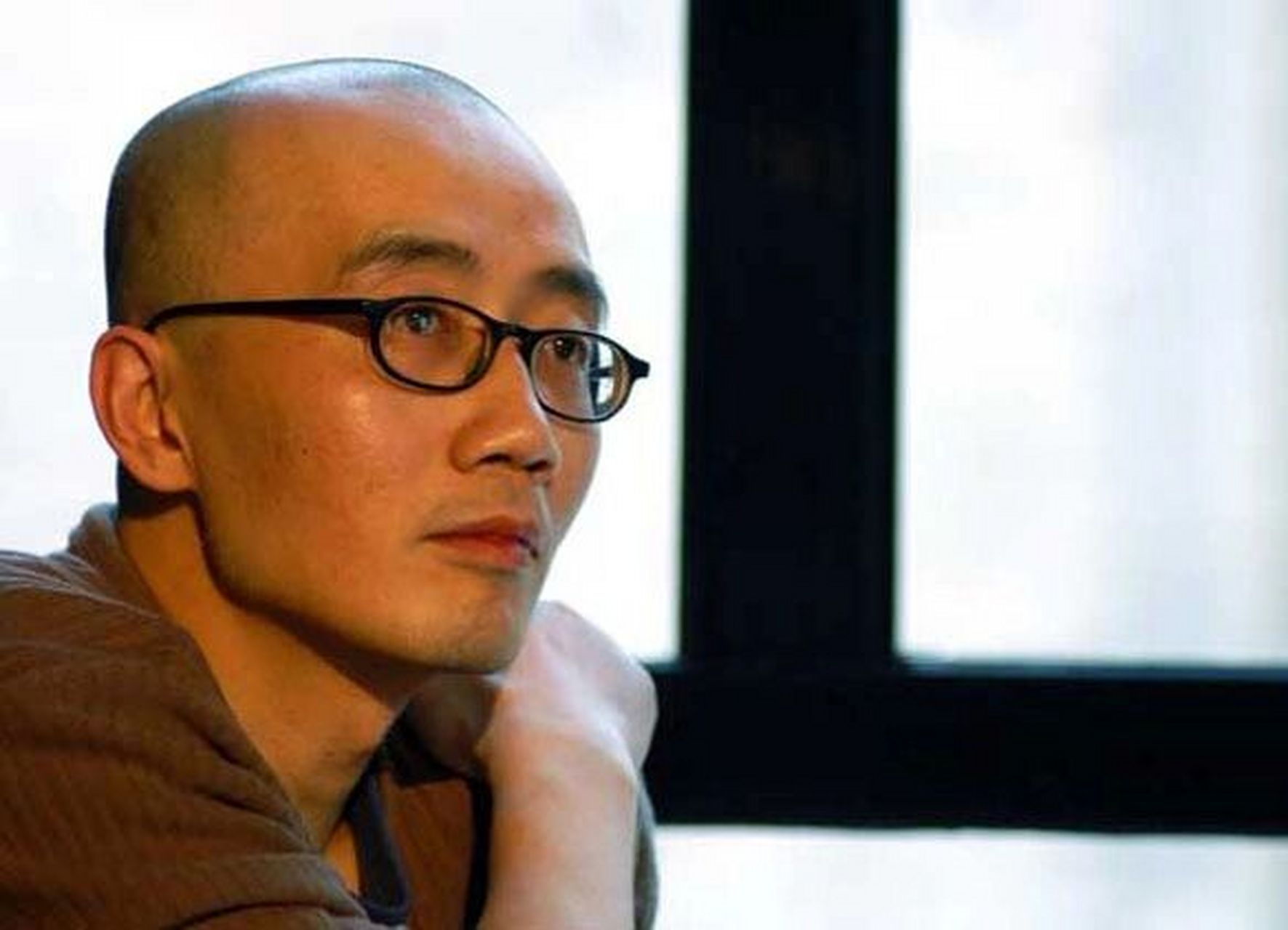 在中国现代诗歌进程上,韩东属于"第三代诗人",且是这批诗人的主要