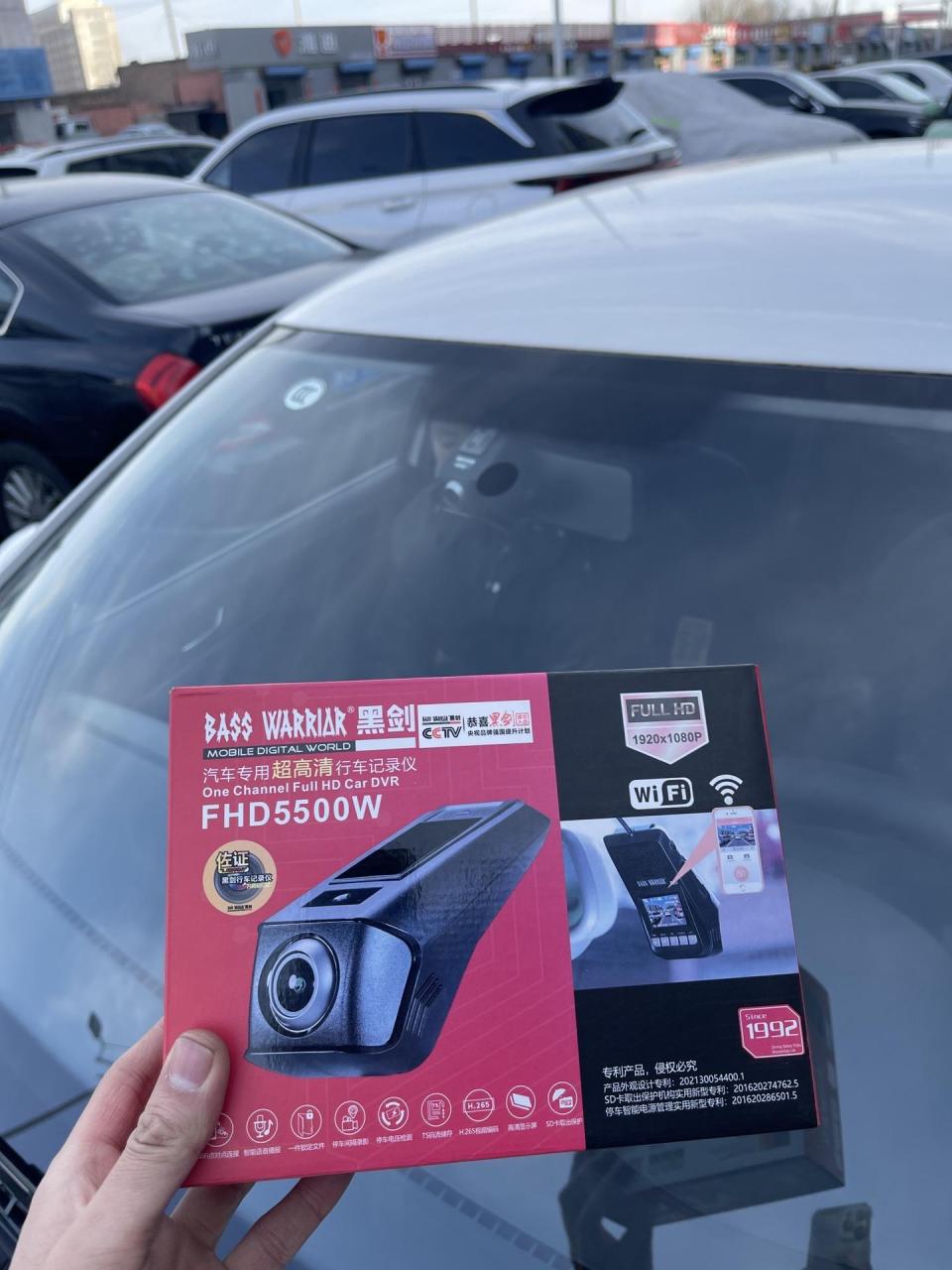 安装行车记录仪.大众朗逸安装黑剑5500w行车记录仪