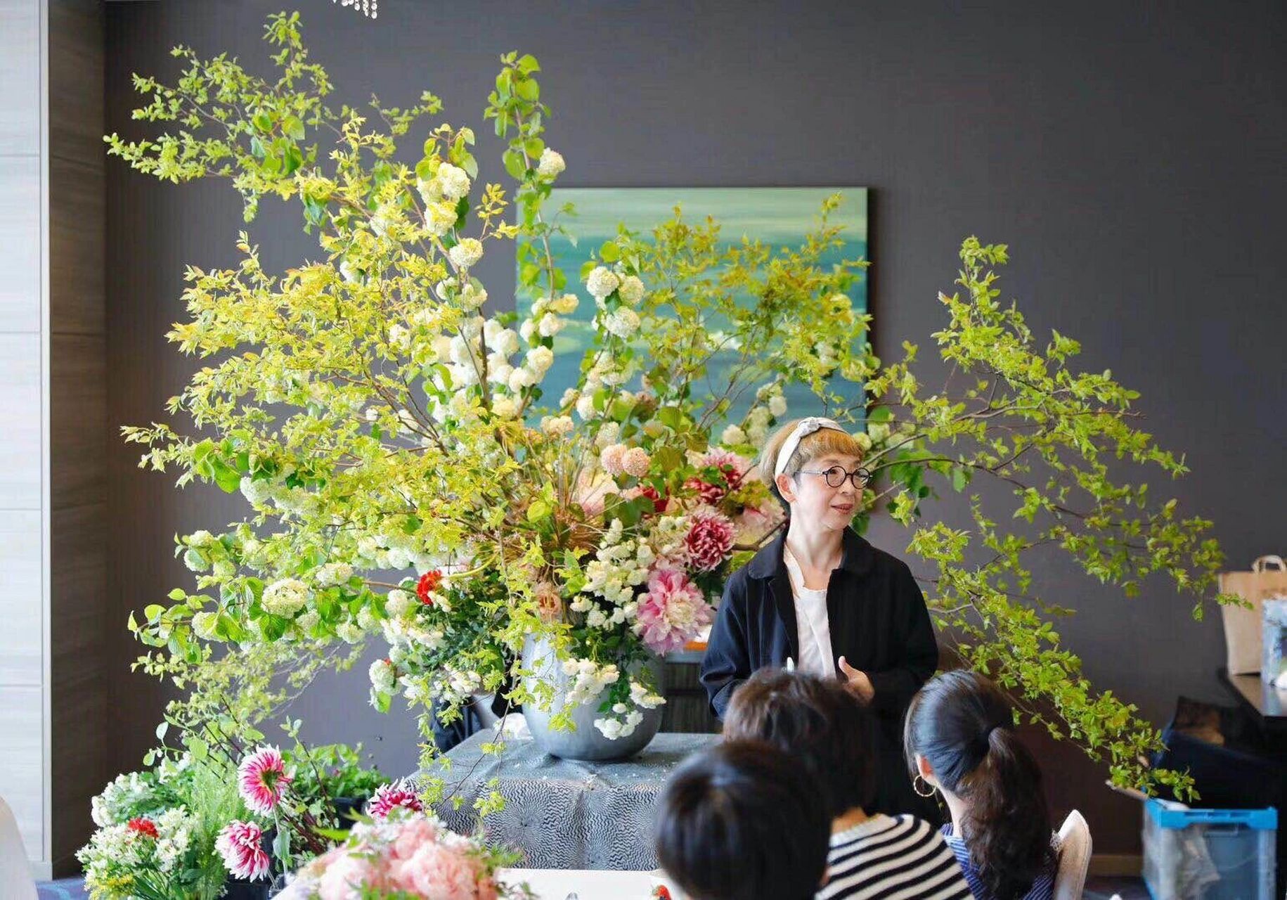 致敬日本插花大师——三宅智 真是太喜欢她了!