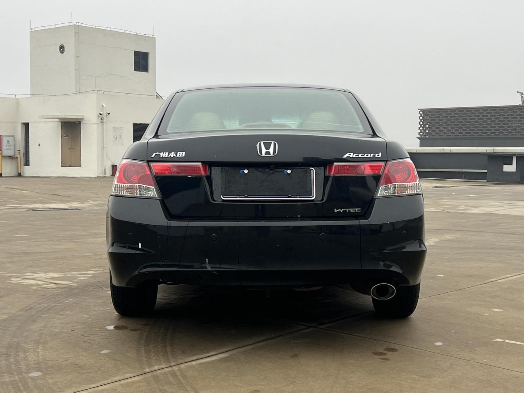 2009年本田雅阁2.0l高配  精品车况 实行128000km 最美八代雅阁  =
