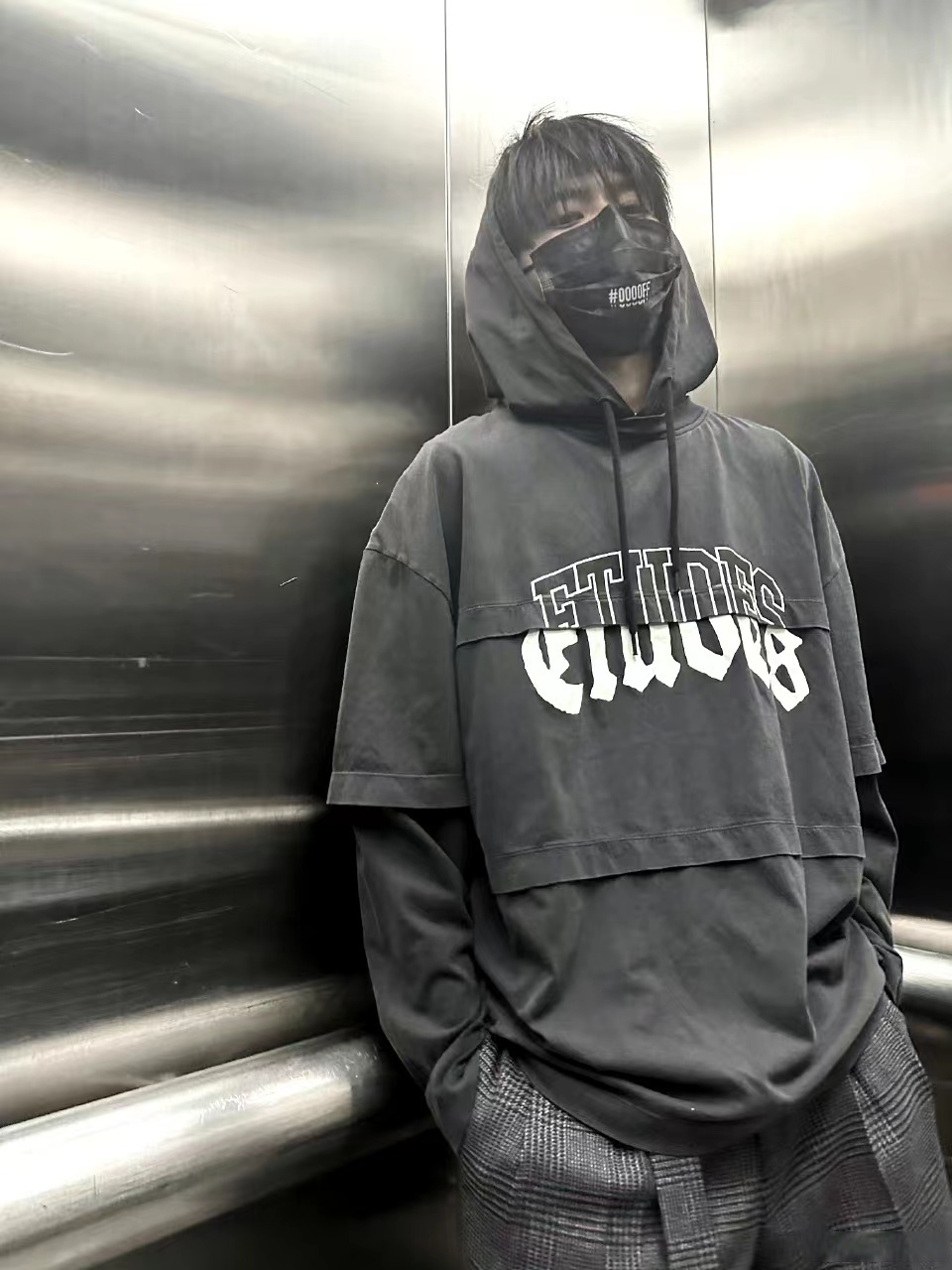 蔡徐坤电梯随拍# 蔡徐坤电梯随拍9615  黑色卫衣插兜照是在要我