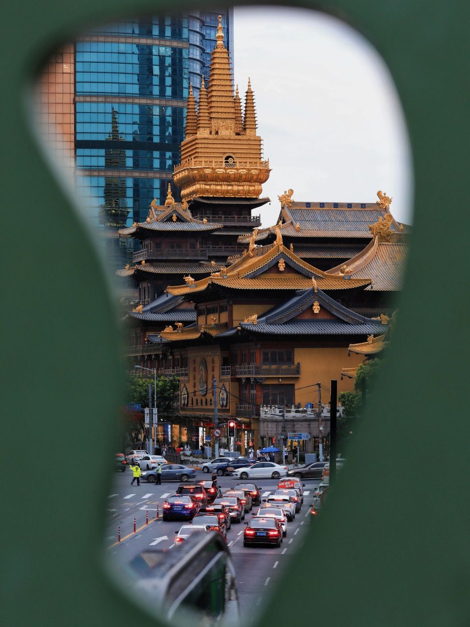 上海地标之一静安寺,又称静安古寺,上海市密宗古刹之一,上海市文物