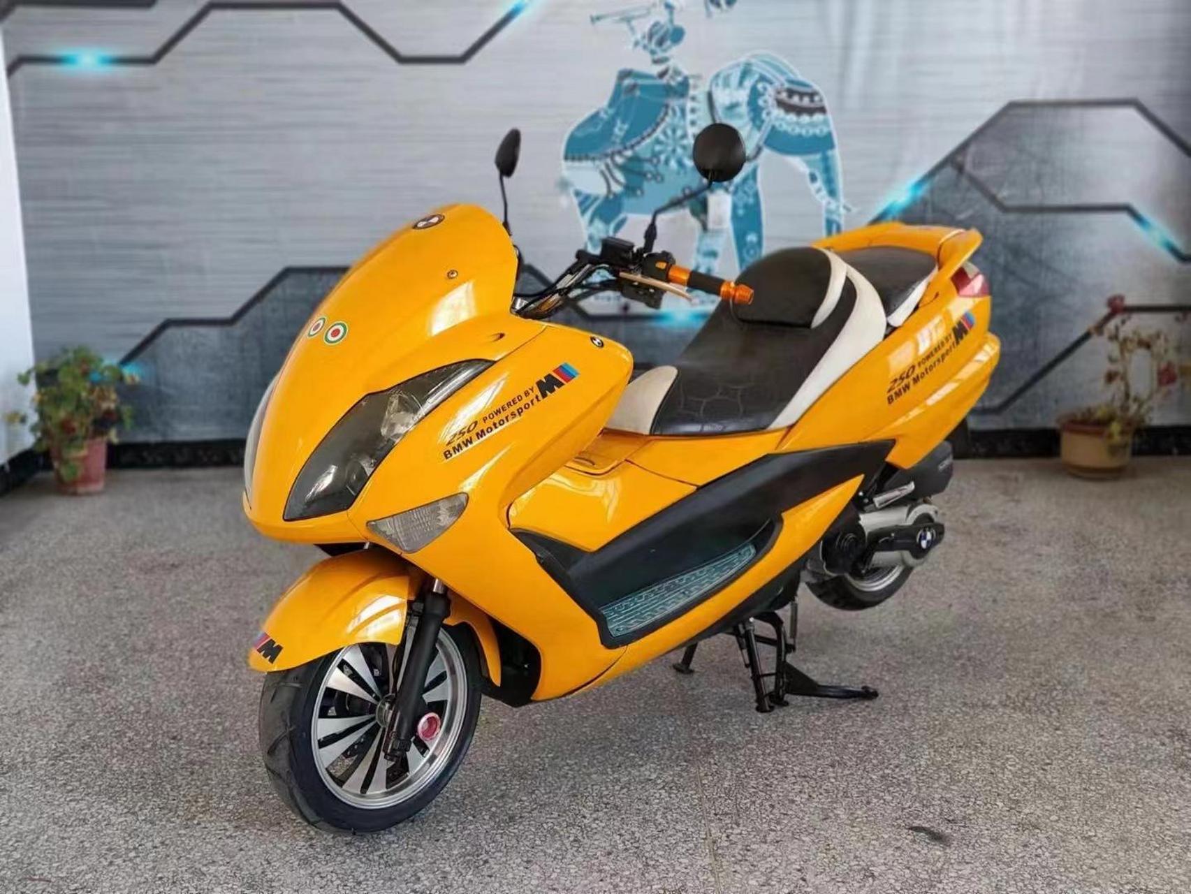 售价7880元包邮,宝马款马杰斯特t3大船,黄金战舰版本,独立液晶仪表