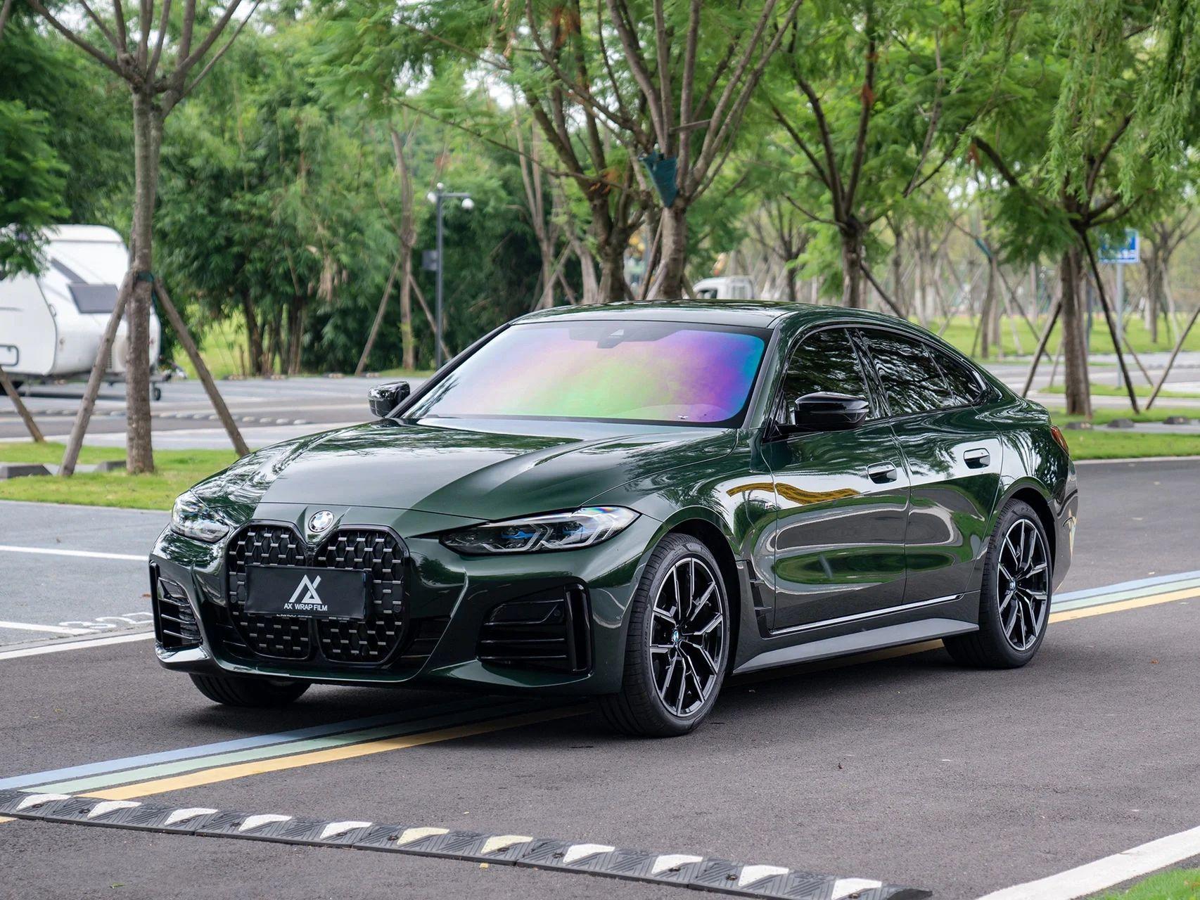 宝马425i  全新bmw4系四门轿车原厂绿色车漆体现出高级感与优雅的深邃