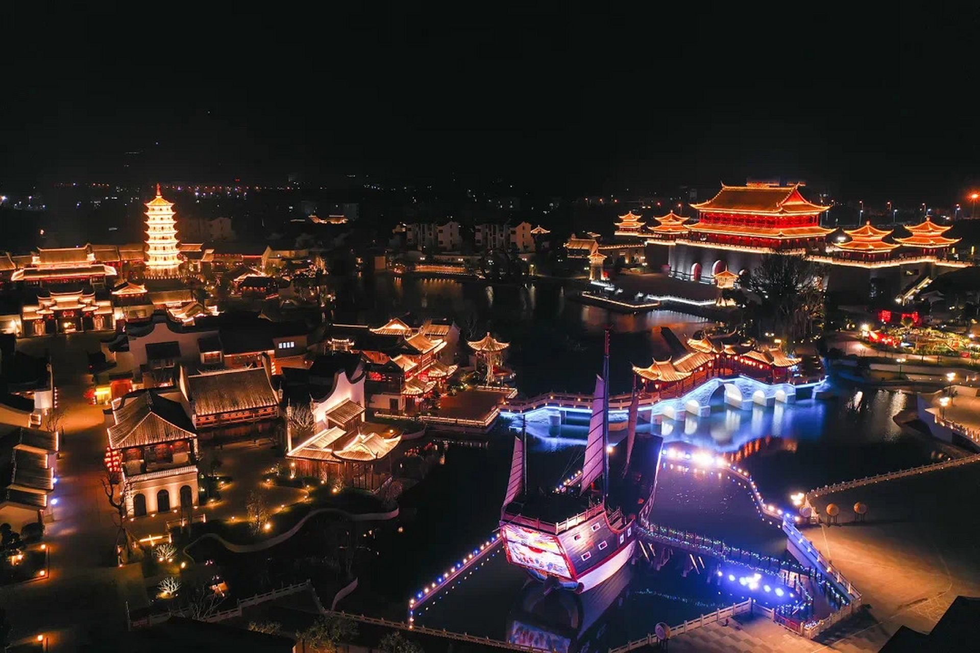 福州闽越水镇夜景图片