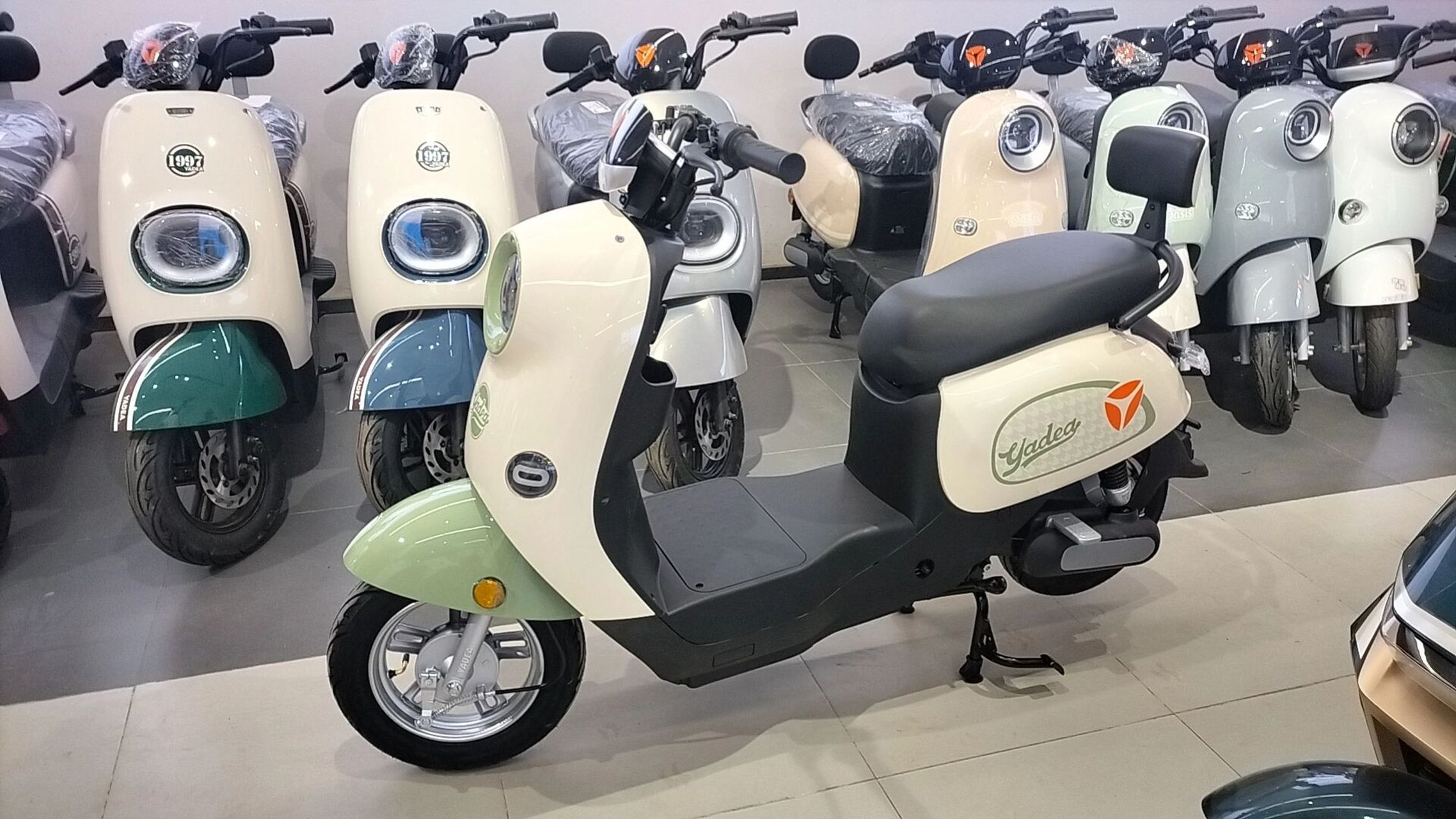 雅迪电动车欧曼3.0只需2399元 小姐姐们快冲! 雅迪电动车欧曼3.