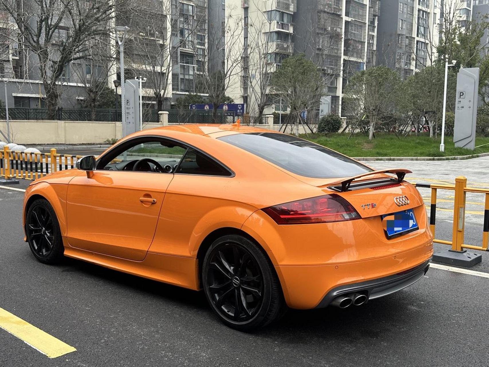 奥迪tts银耳奥迪 售价:9.58万元 车辆车型:跑车 车辆产地:进口 车辆颜