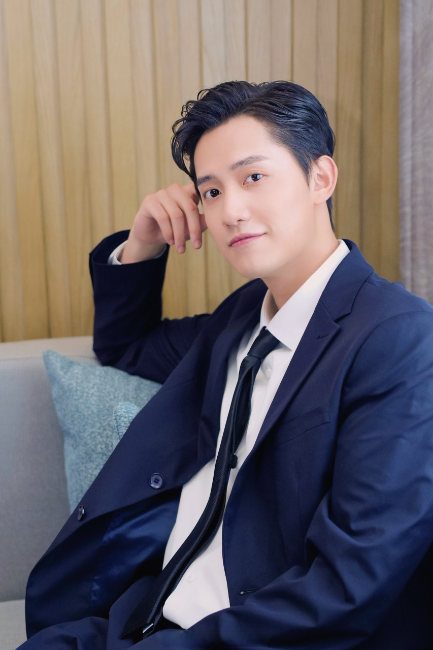 一组迟到的出发图#行业电视荣誉盛典##演员的番外##阳兵卓