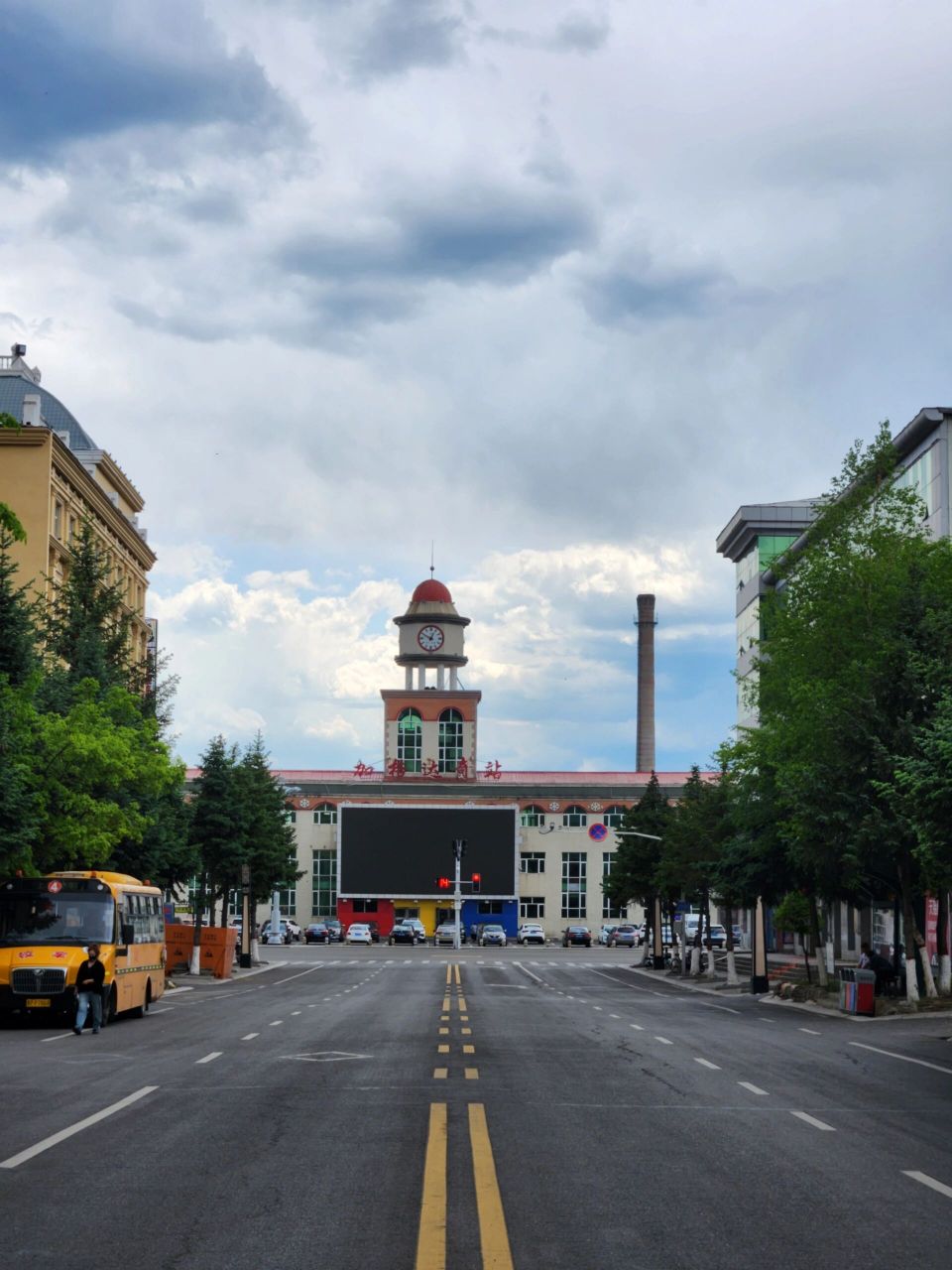 因为会合的旅伴从漠河过来,我们选择在加格达奇会合.