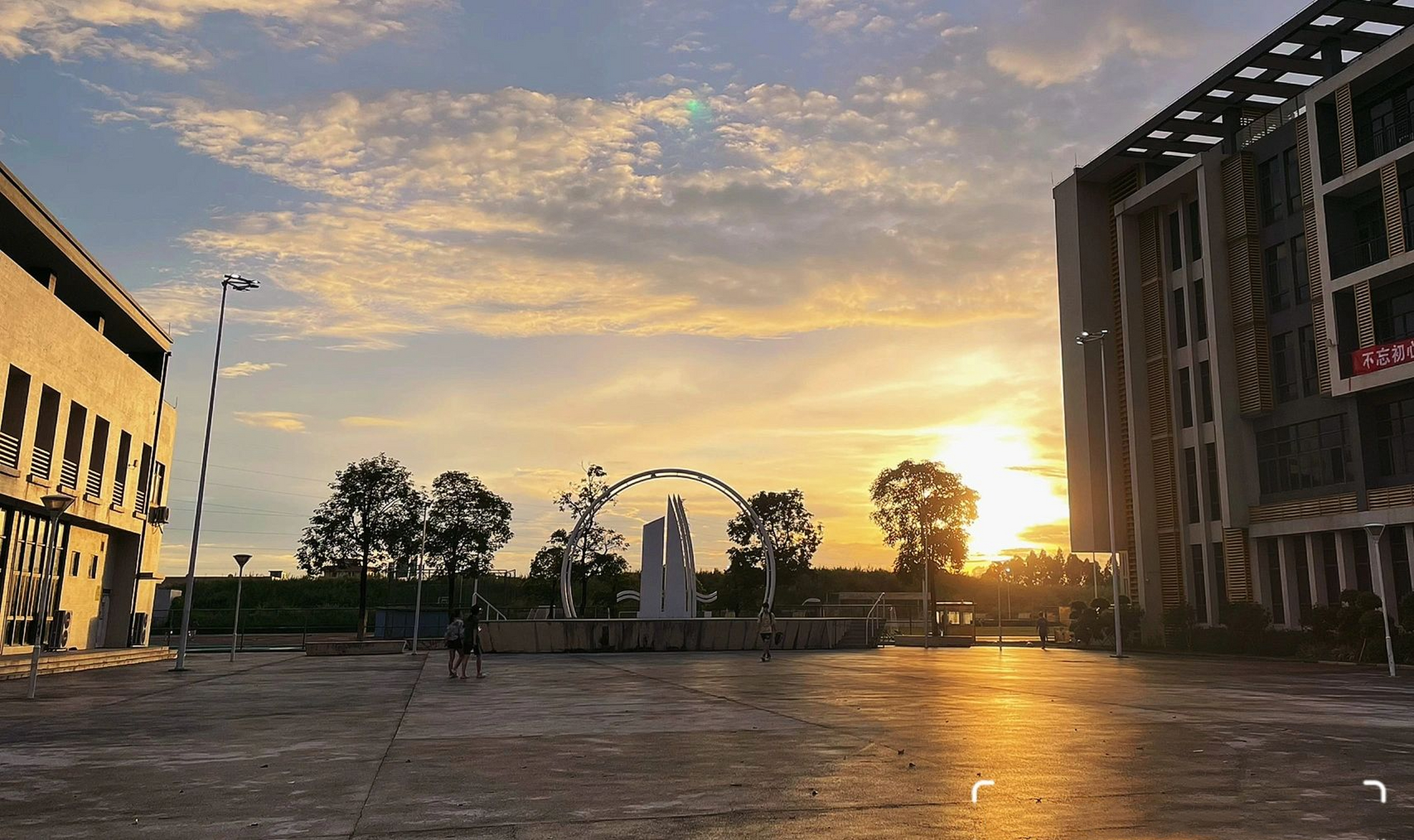 广东技术师范大学——白云校区 又是一年毕业季 祝愿各位毕业的师兄