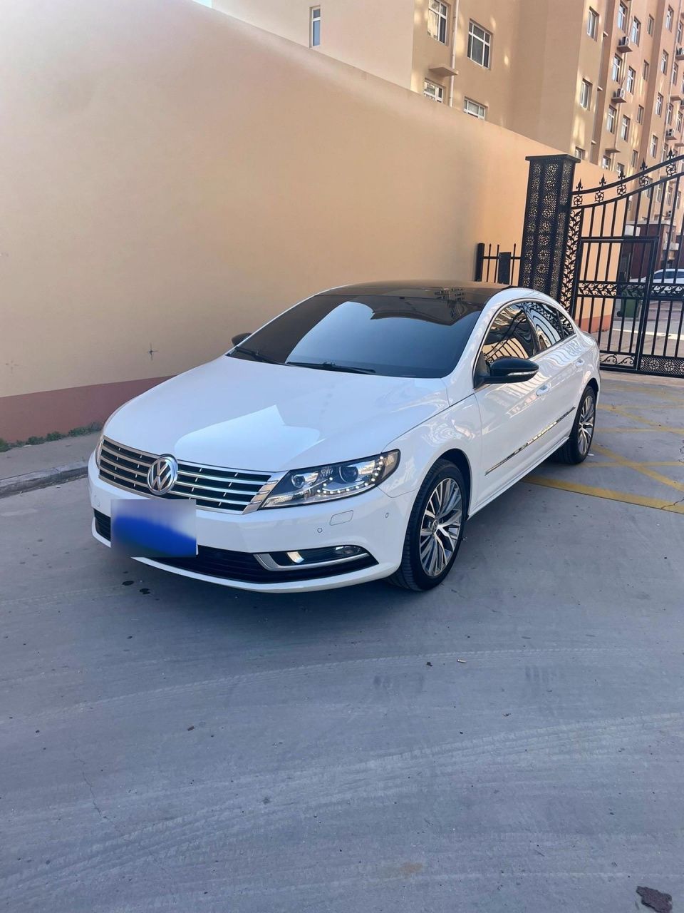 新到2017年大众cc,加热,电动记忆座椅,通风,自动泊车,天窗,大屏导航