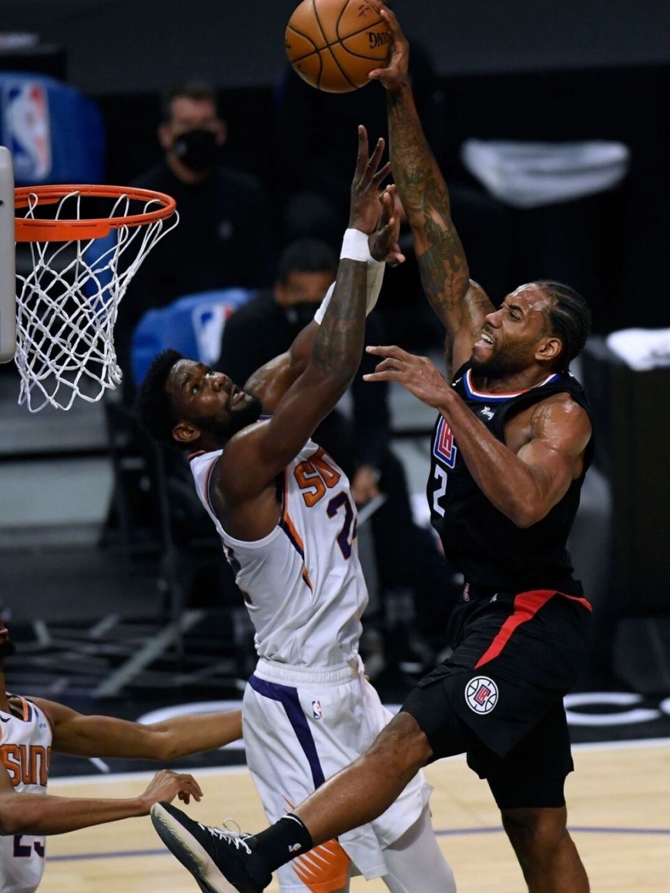 每日壁纸分享卡哇伊莱昂纳德 小卡要是换一个专业的团队是不是风评会