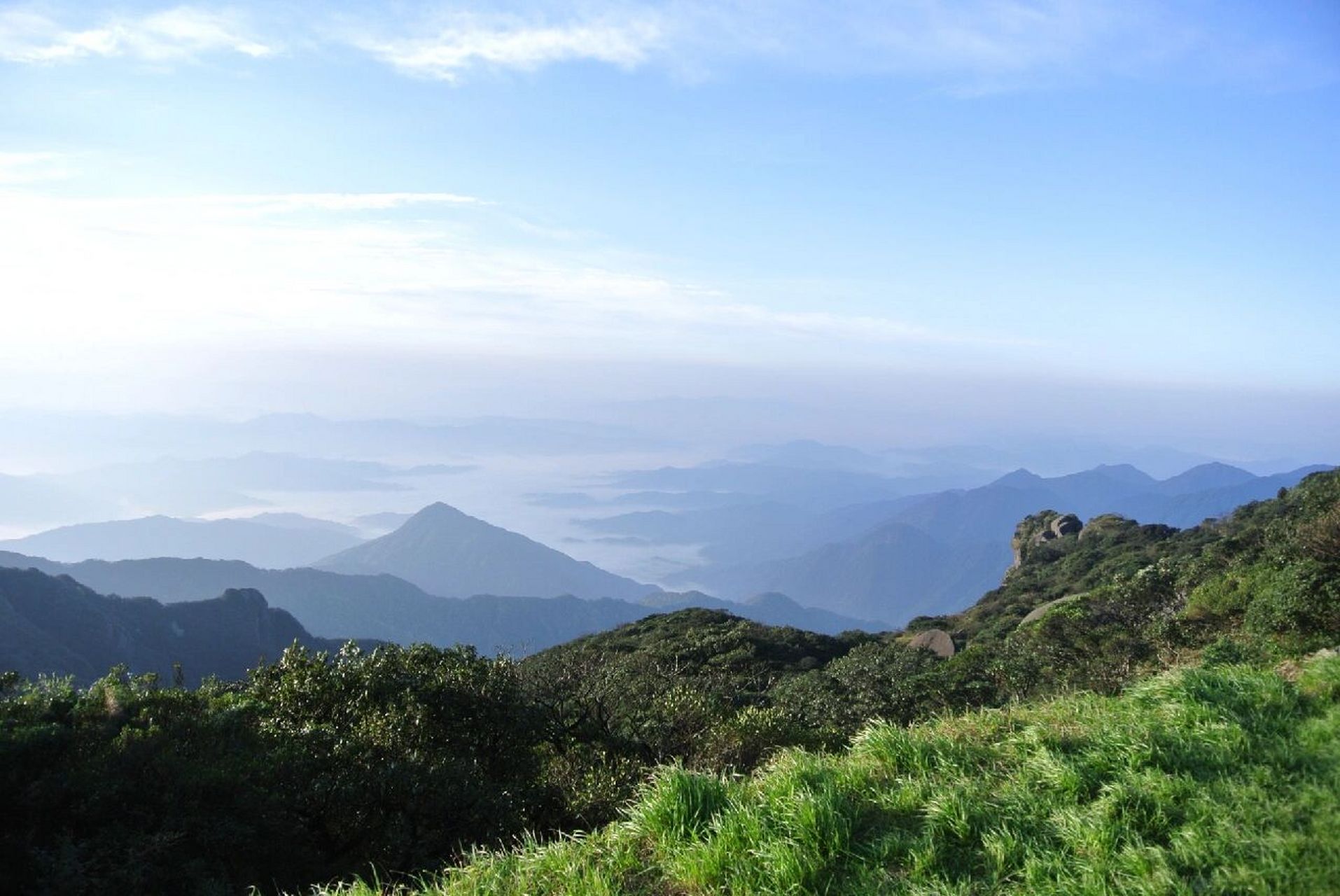 广西桂林周边游,华南之巅兴安猫儿山 春节桂林旅游强势回暖,各大景区