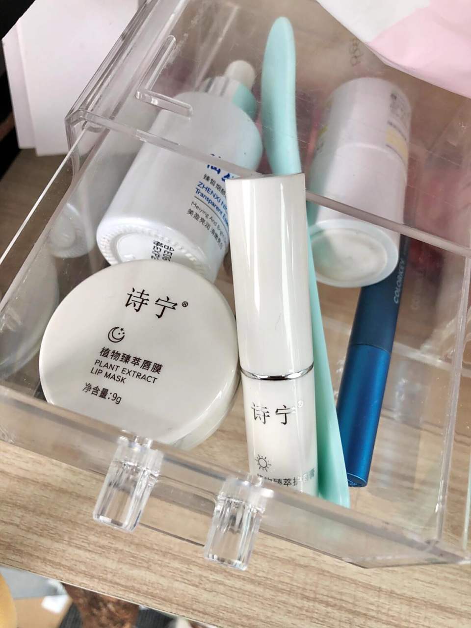 夏天用唇膏(夏天用保温饭盒带饭中午会馊吗)