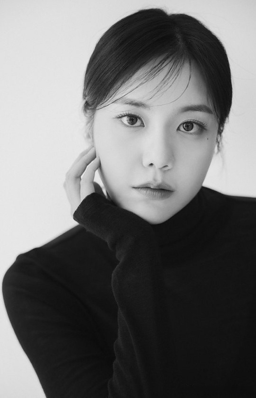 aoa# 出身#申惠晶# 与th company签订专属合约,将以演员的身份为展开