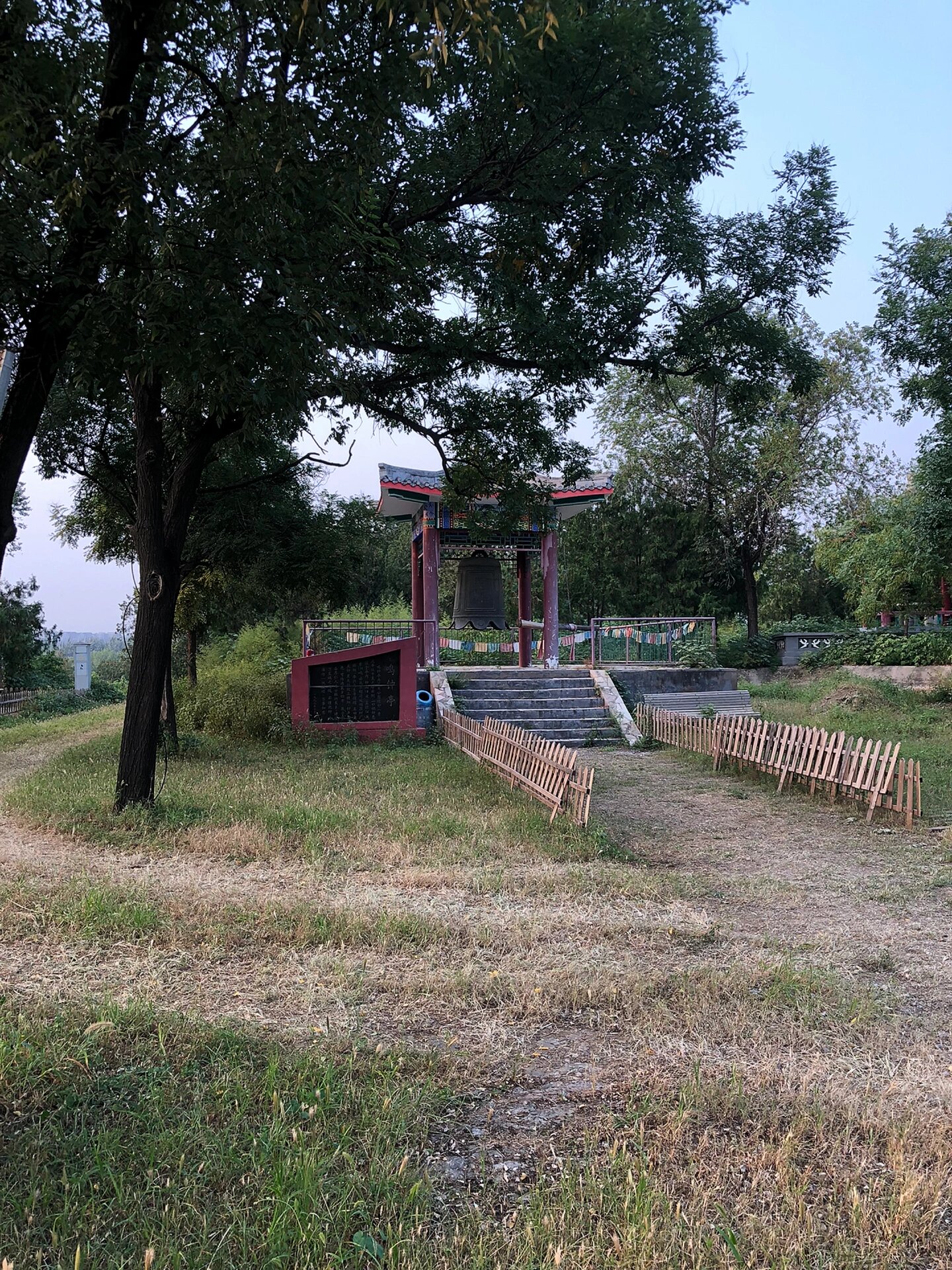 京郊另类游-房山区良乡昊天塔颓败风