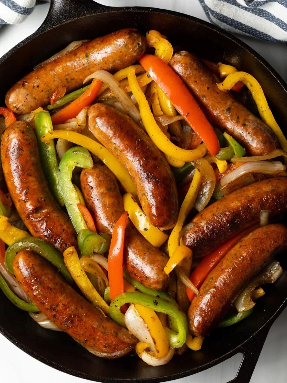 italian sausage是意大利各个地区美食文化最常用的腌肉之一:成分