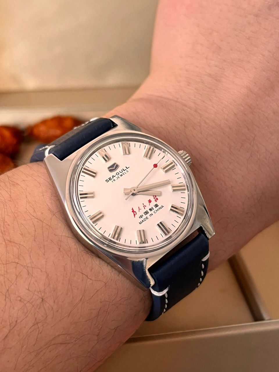 已出:经典蓝标海鸥手表,满满的格调和情怀   经典海鸥手表,新换白色