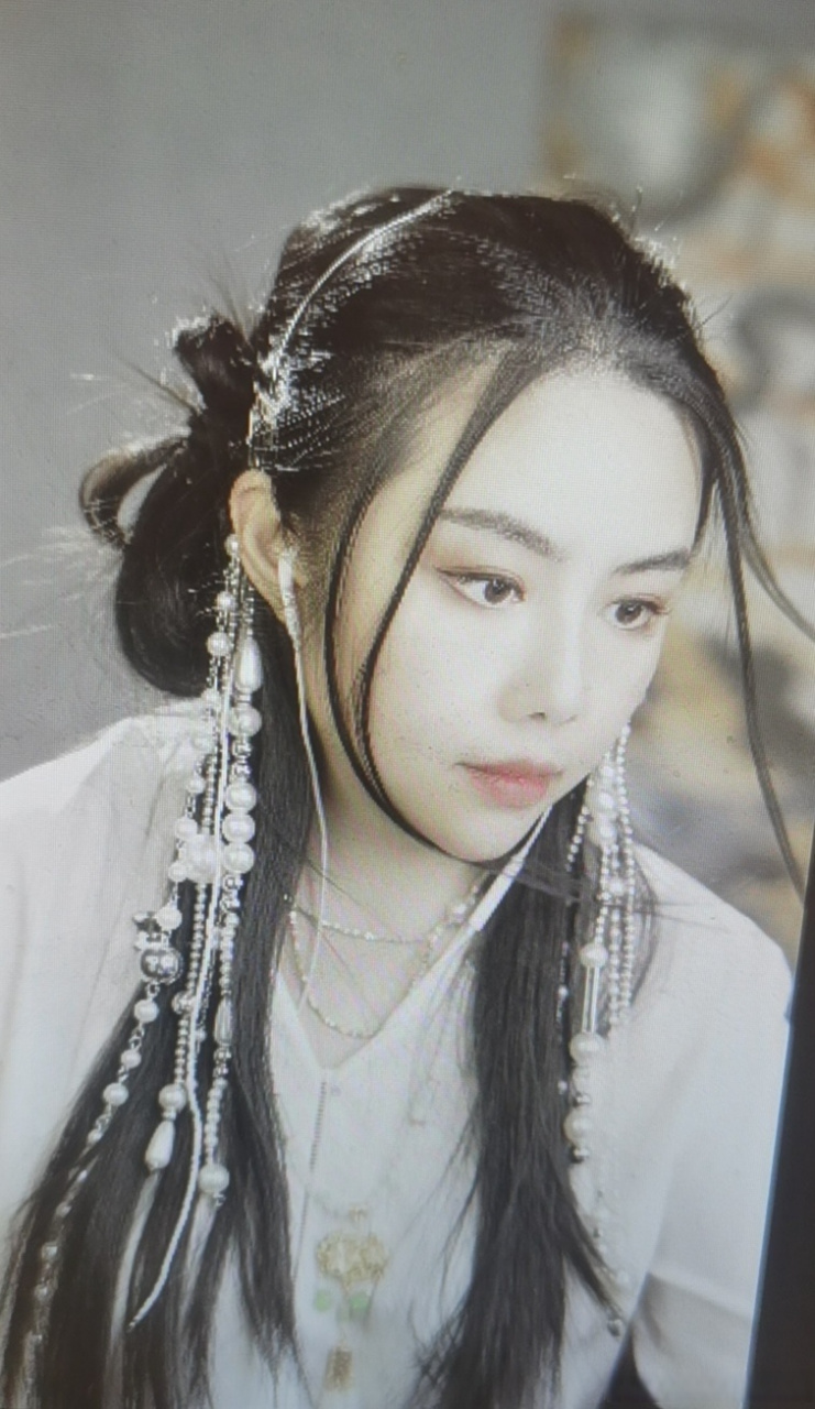 当初就该早点下凡[捂脸]#纪丹迪amelia