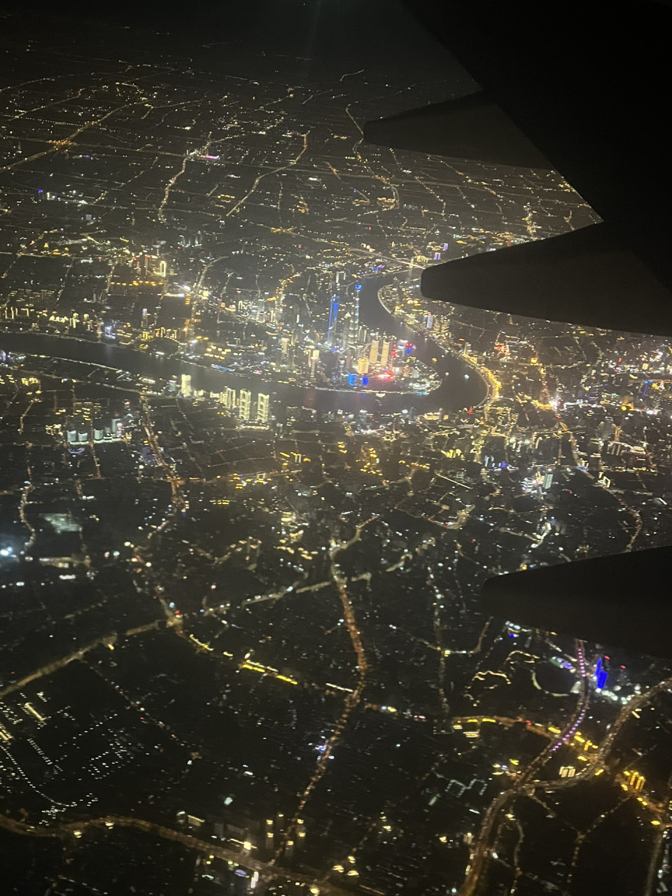 飞机上看魔都夜景简直美爆了    南航这波绝了,绕上海半周的感觉!