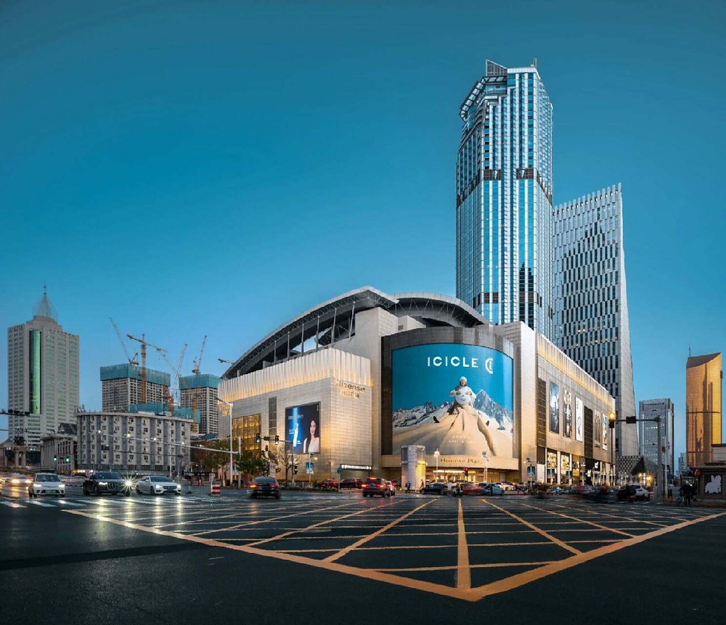 天津最顶级奢侈品店-海信广场 天津市地标建筑.